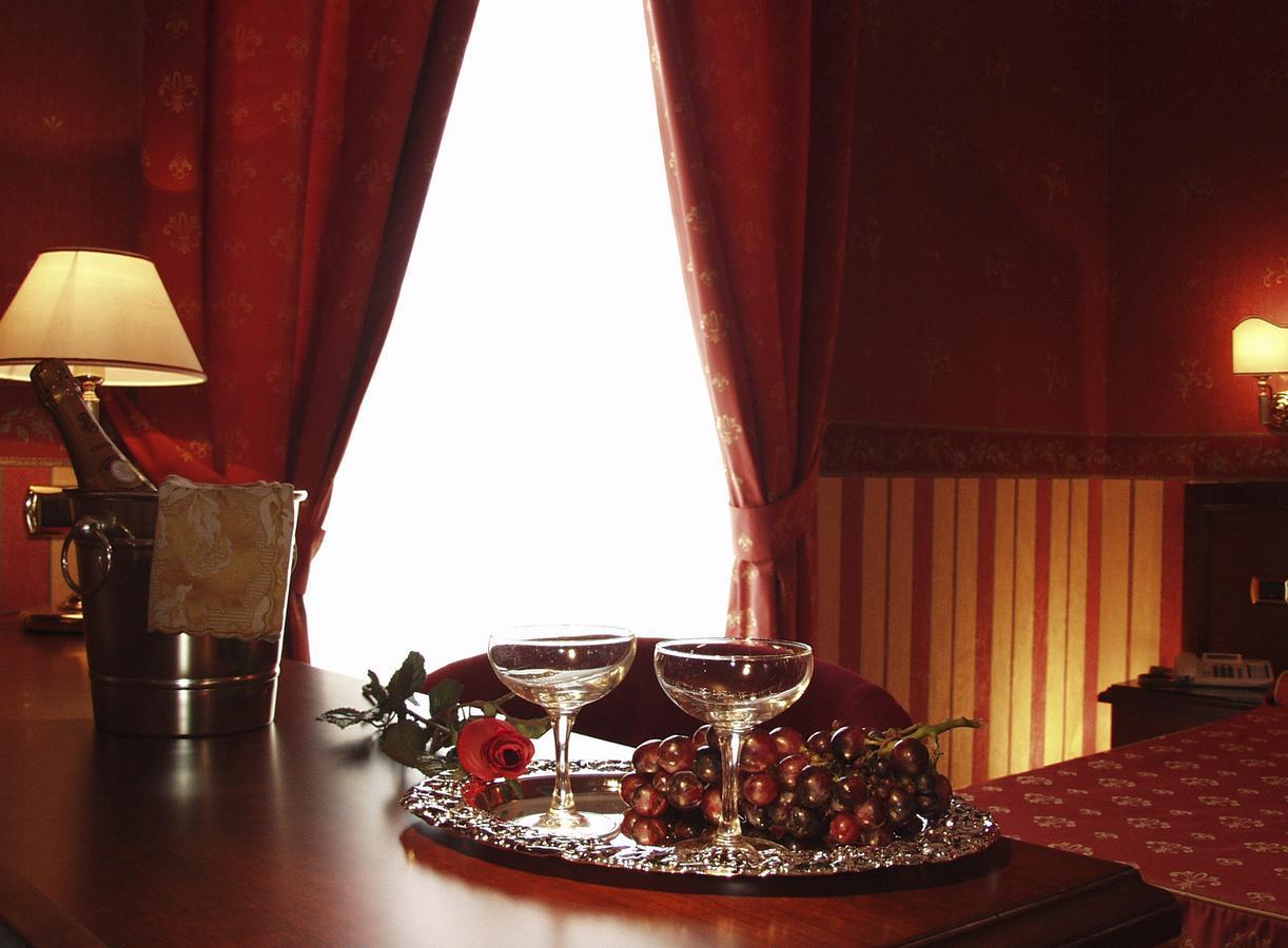Al Boschetto Hotell Castel Volturno Eksteriør bilde