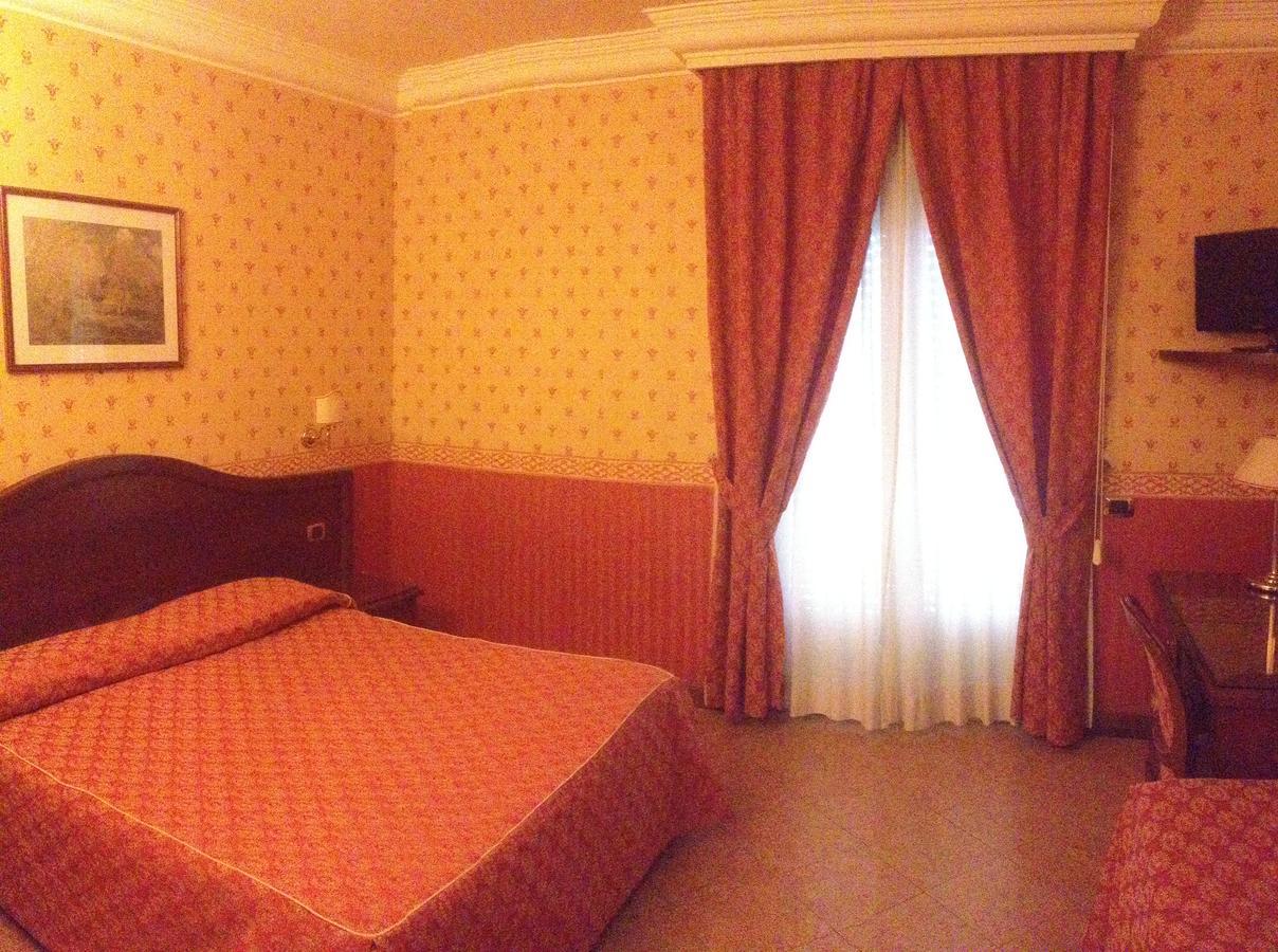 Al Boschetto Hotell Castel Volturno Eksteriør bilde