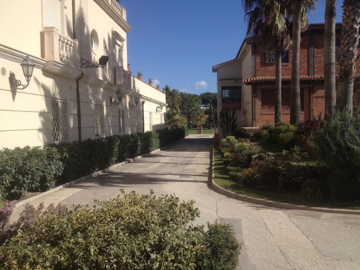 Al Boschetto Hotell Castel Volturno Eksteriør bilde