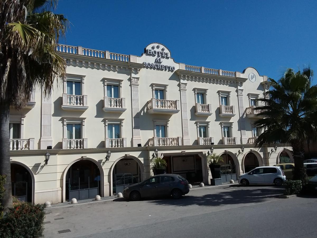 Al Boschetto Hotell Castel Volturno Eksteriør bilde