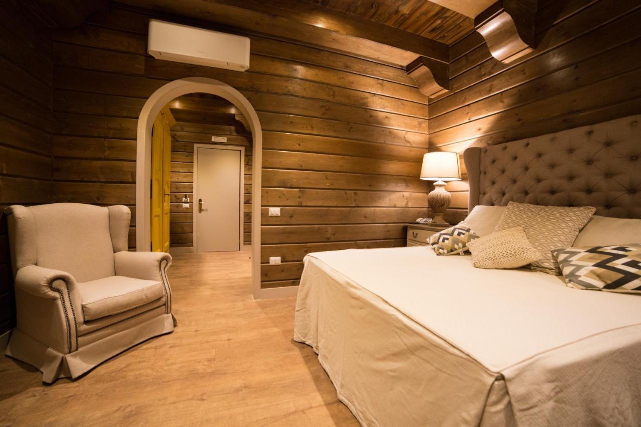 Al Boschetto Hotell Castel Volturno Eksteriør bilde